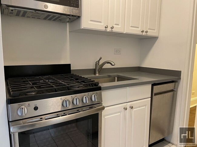 East 79th Street - East 79th Street Apartment Unit 8K
