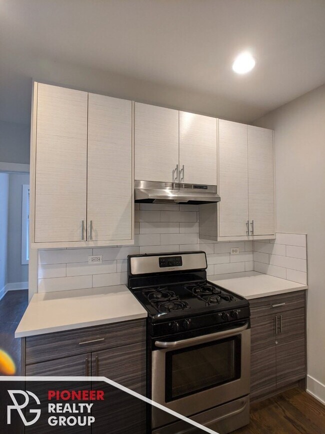 3919 N Janssen Ave Unit 3