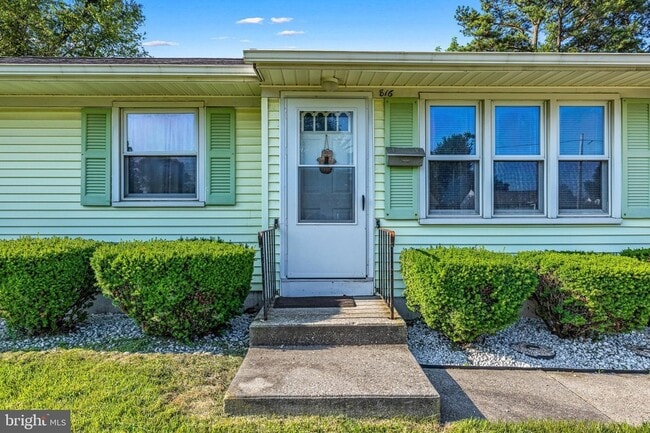 Photo - 816 Lincoln St