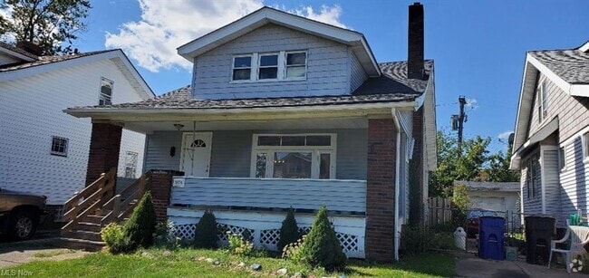 Building Photo - Beautiful CLE 4 bed/2 bath  - Available NOW! Rental