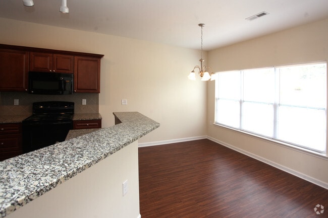 Lafayette Landing Apartments & Villas