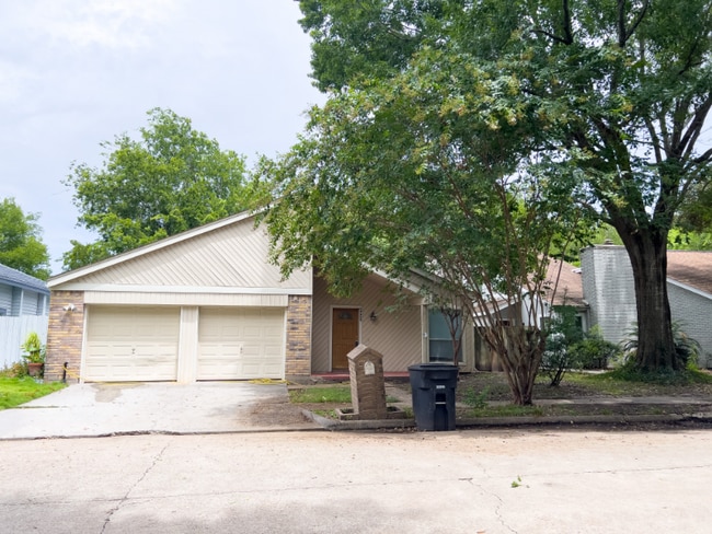 Building Photo - 2827 Waypark Dr Rental