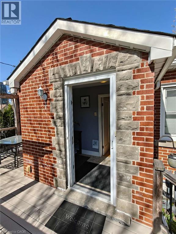 Photo - 18 Dunbar Rd S
