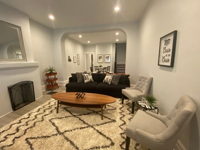 Photo - 435 Stoddart Ave