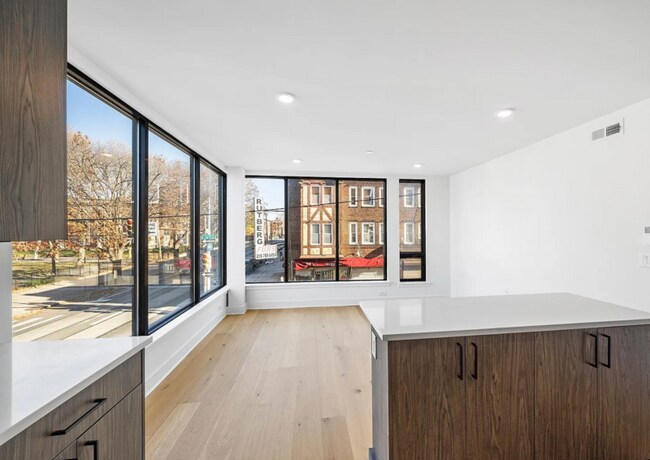 Photo - 1800 W Girard Ave