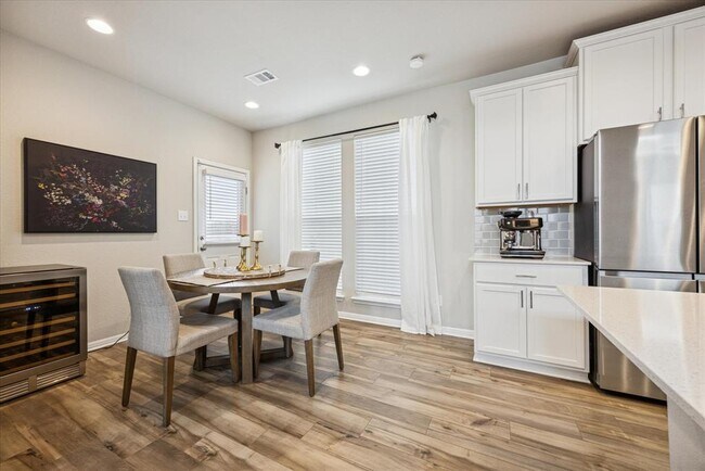 Photo - 12000 Corsicana Trl