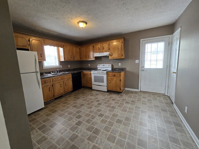 Photo - 201 Golden Pond Ave