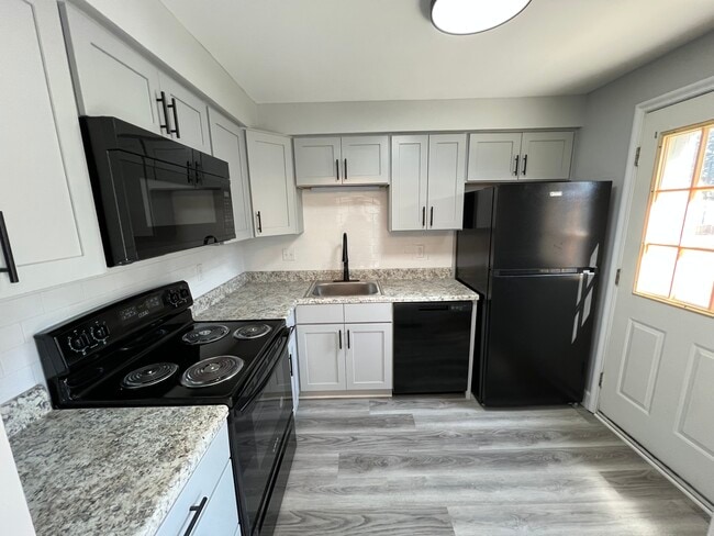 2 BR, 1.5BA TH