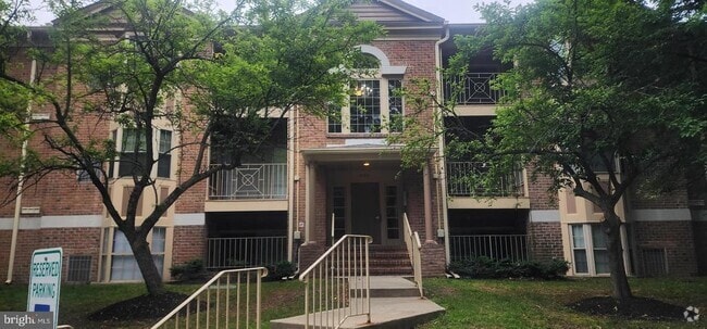 Building Photo - 3500 Thomas Pointe Ct Unit 2B Rental