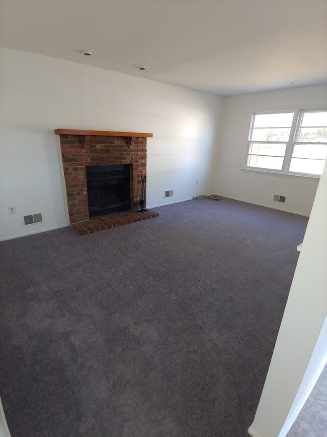 878 Paul Dr