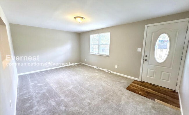 Photo - 588 Catskill Dr