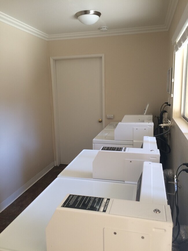 Photo - Arizona Towers Apartments