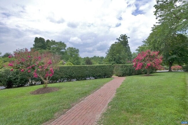 Photo - 7 Georgetown Green