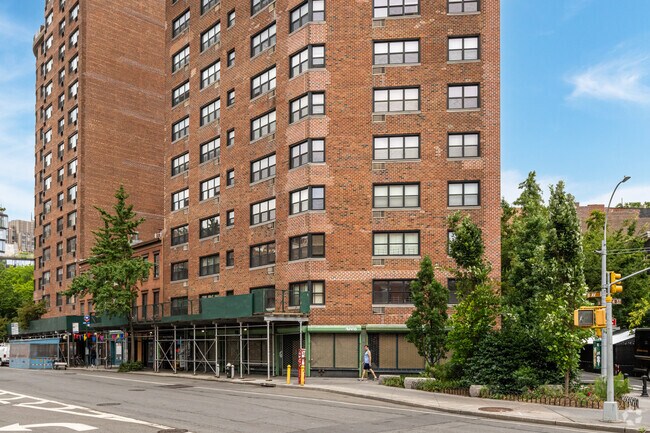 Photo - 46 Eighth Ave