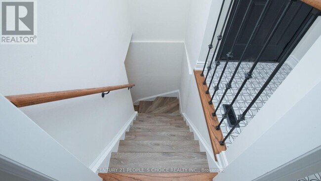 Photo - 2 Betteridge Ln