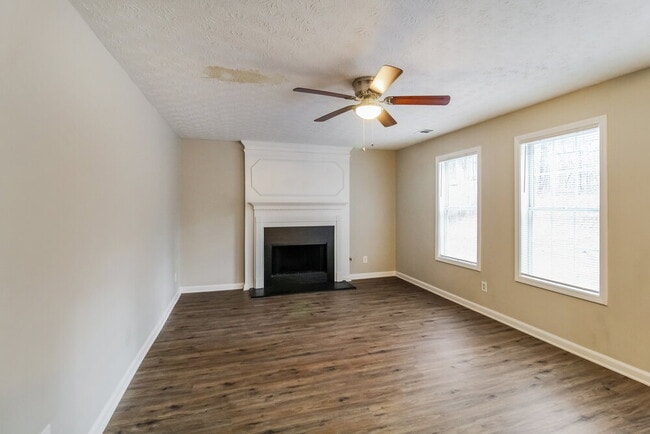 Photo - 3392 Kittery Dr SW