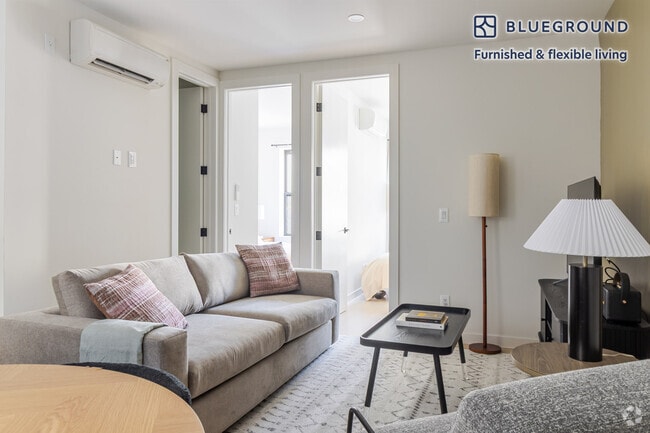Building Photo - 250 N 6th St Unit FL5-ID1897 Rental