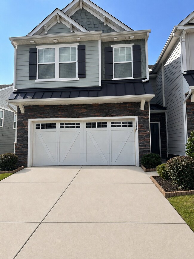 Building Photo - 7556 Hartsfield Dr