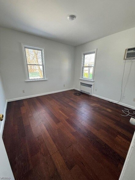 Photo - 98 Broughton Ave