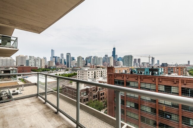 Photo - Mondial River West