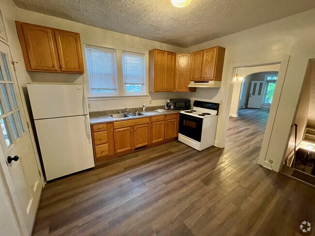 Kitchen - 629 S 4th Street Rental