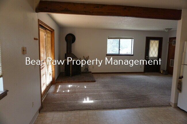 Photo - Two Bedroom Garden Level Duplex in Kittredge!