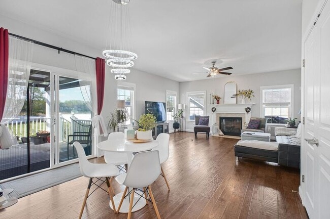 Photo - 9366 Alder Dr