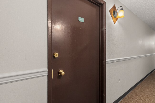 Photo - 11540 Pinehurst Way NE Unit 111