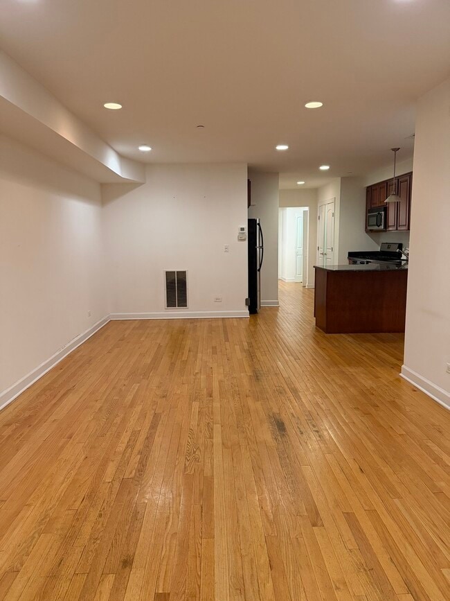 Photo - 1038 W Waveland Ave Unit G