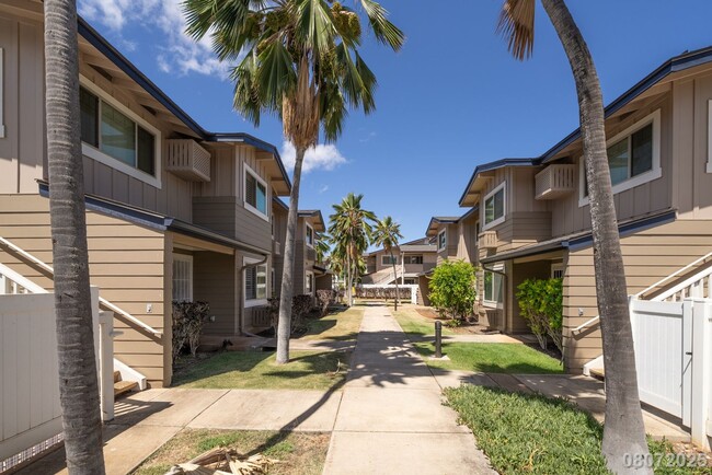 Building Photo - $2300 / 1br - 500ft2 - 1br/1ba/2pkg Townho... Rental