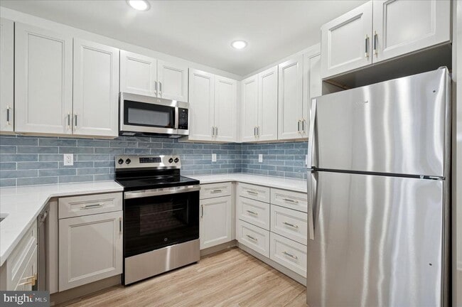 Photo - 2553 S Dewey St