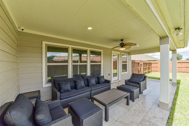 Photo - 25546 Kensington Lk Dr