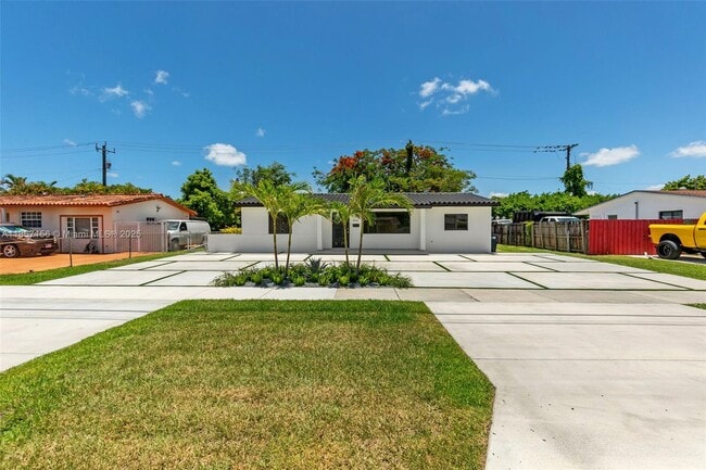Building Photo - 9360 SW 16th St Rental