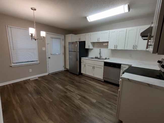 Photo - 5013 Lundy Dr