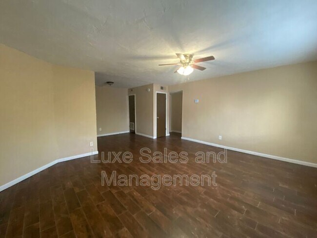 Photo - 6024 NW Expressway Unit C