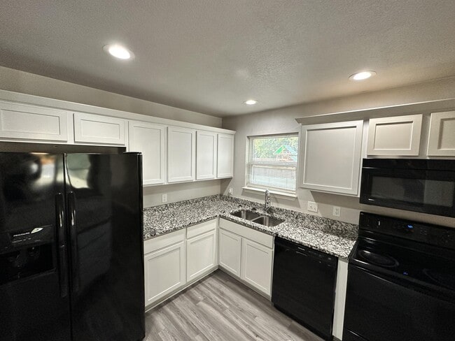 Photo - 1310 Sabine St