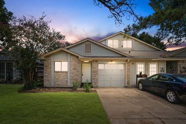 Building Photo - 5204 Beaverbrook Dr Rental