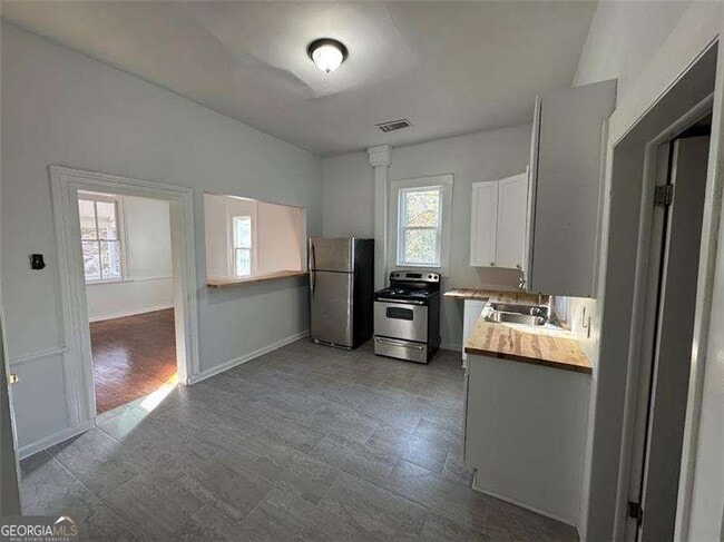 Photo - 194 N Clarendon Ave