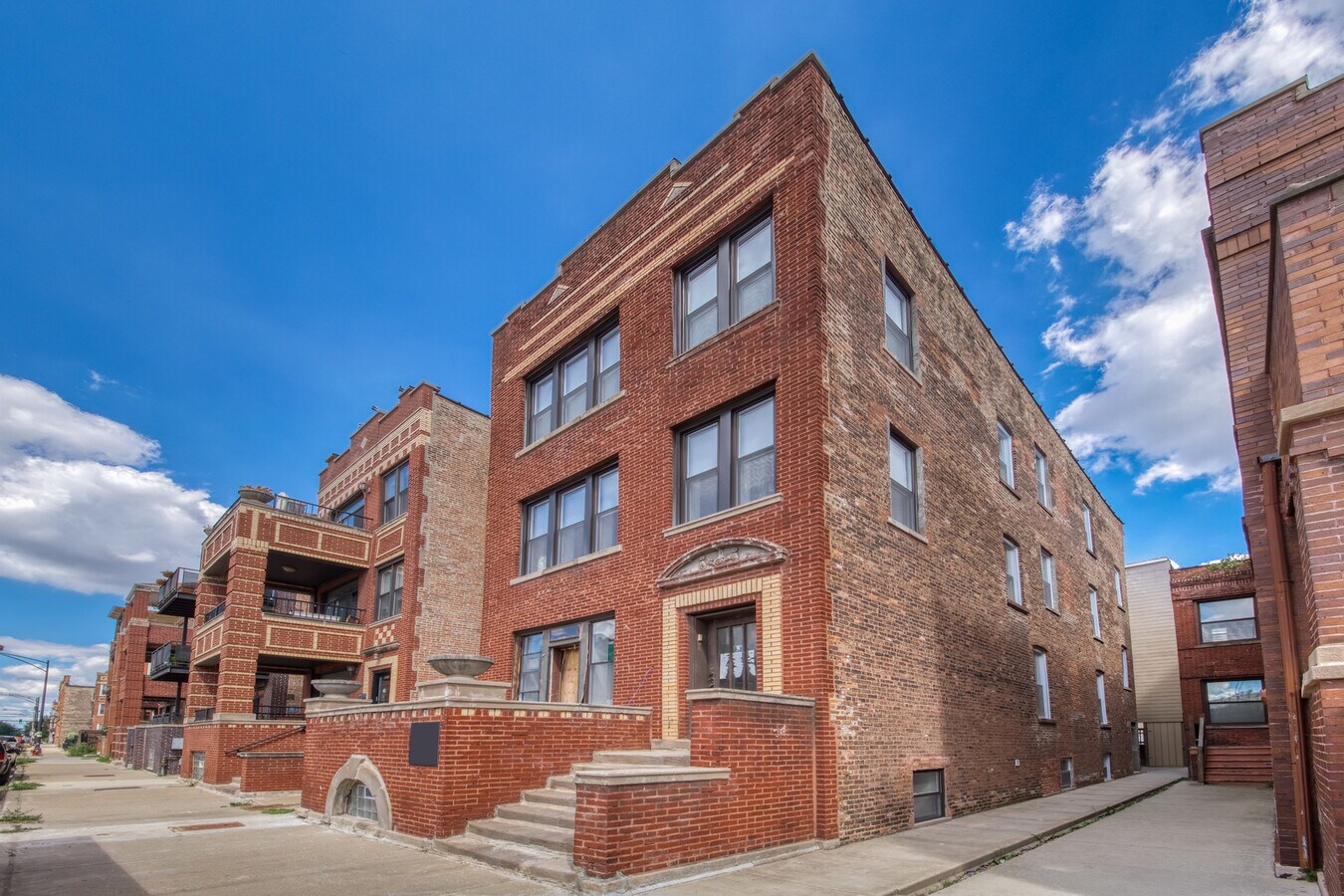 Photo - 2316 W Augusta Blvd Condo