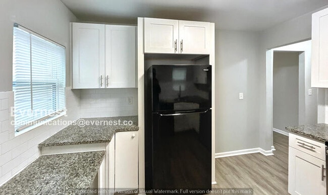 Photo - 1368 Alverado Way