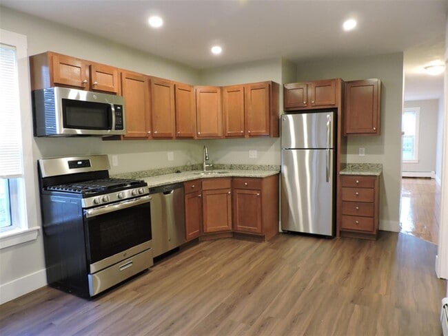 Building Photo - 5 Elmer St Unit 1 Rental