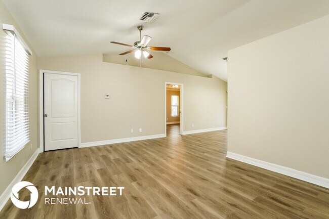 Photo - 2710 16th St W