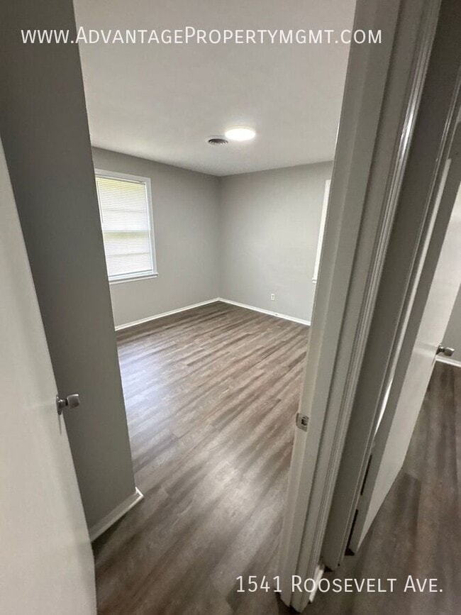 Photo - 1541 Roosevelt Ave