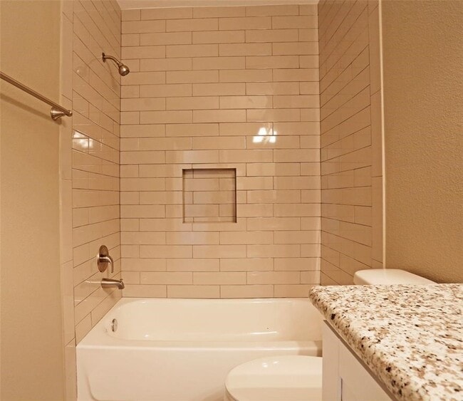 Building Photo - 1501 Hawthorne St Unit A