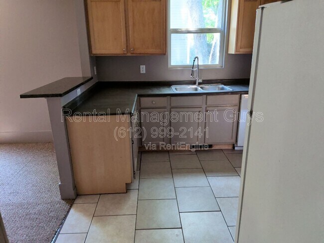 Photo - 1810 10th Ave S