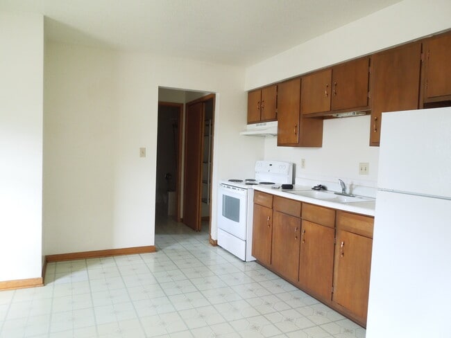 Building Photo - 227 Plymouth St Unit 5