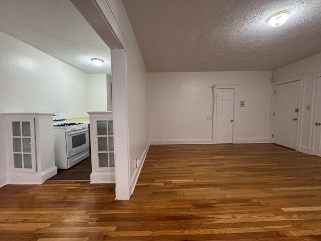 Photo - 97 Chester St Unit B4