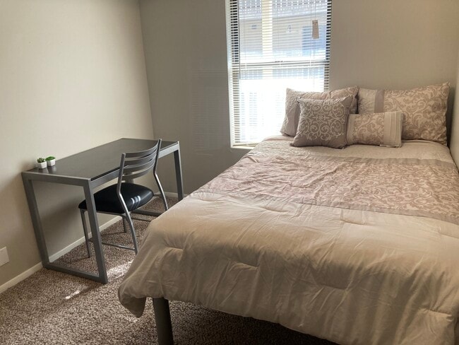 Photo - 905 South Locust Street