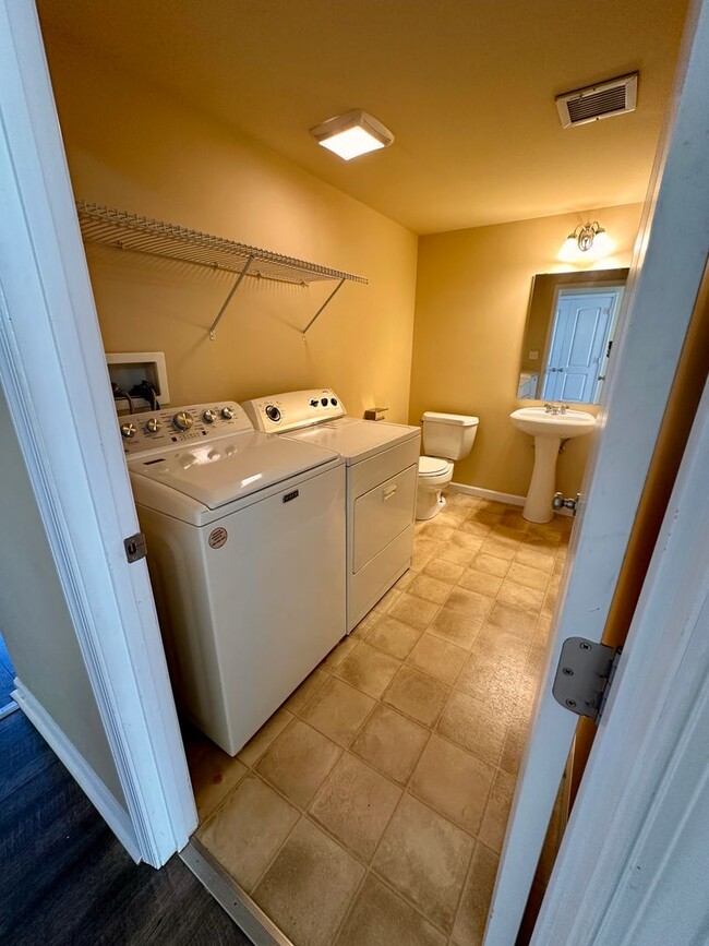 Photo - 2086 Market St Ext