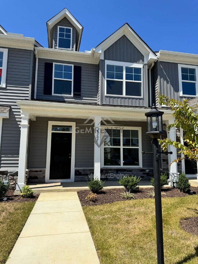 Photo - 8307 Scott Pl